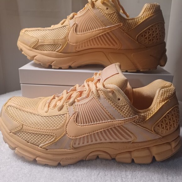 NIKE AIR ZOOM VOMERO 5 CELESTIAL GOLD SNEAKERS - Picture 1 of 4